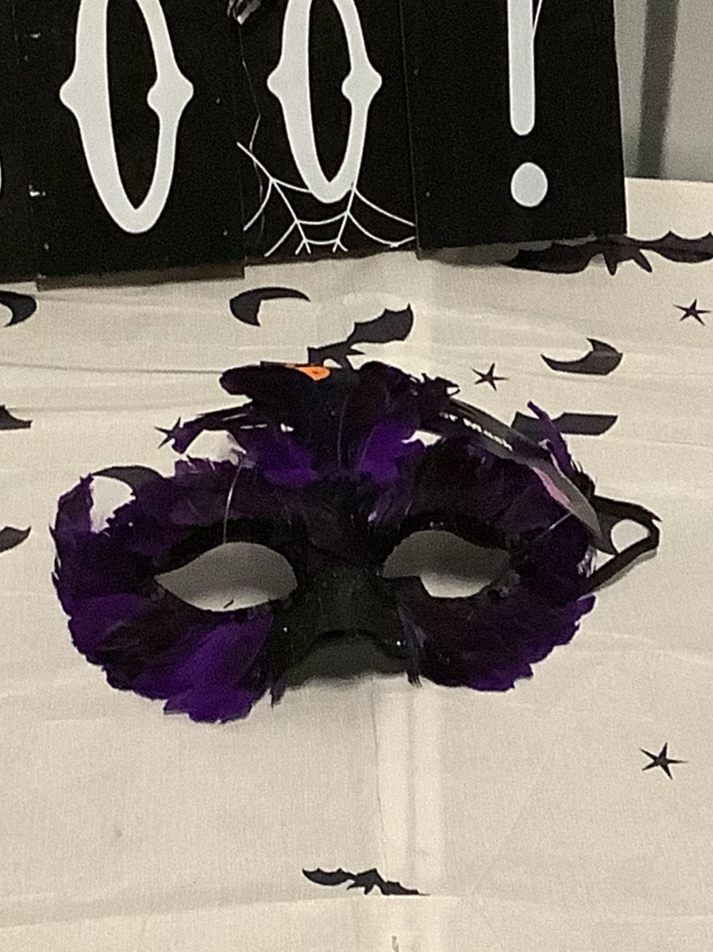 Feathered Masquerade Eye Mask - Purple